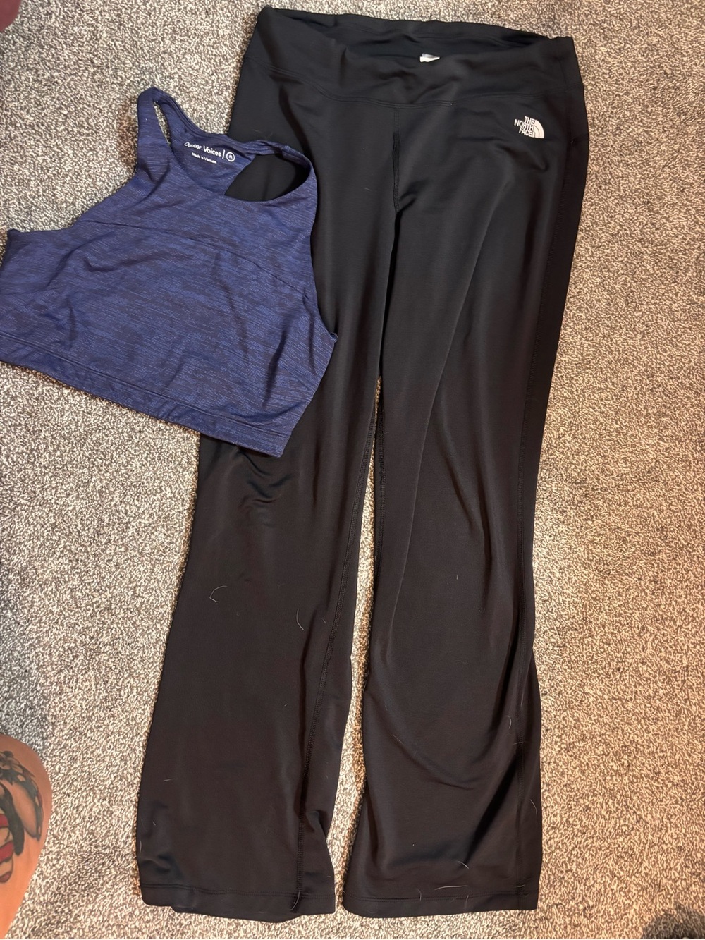 Activewear outfit: north face pants + outdoor voices sports bra